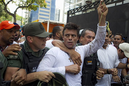 Tribunal venezolano dispone enjuiciamiento de dirigente opositor